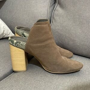 Dolce Vita Gray Mules Size 8